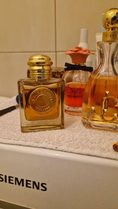 Burberry goddess perfum