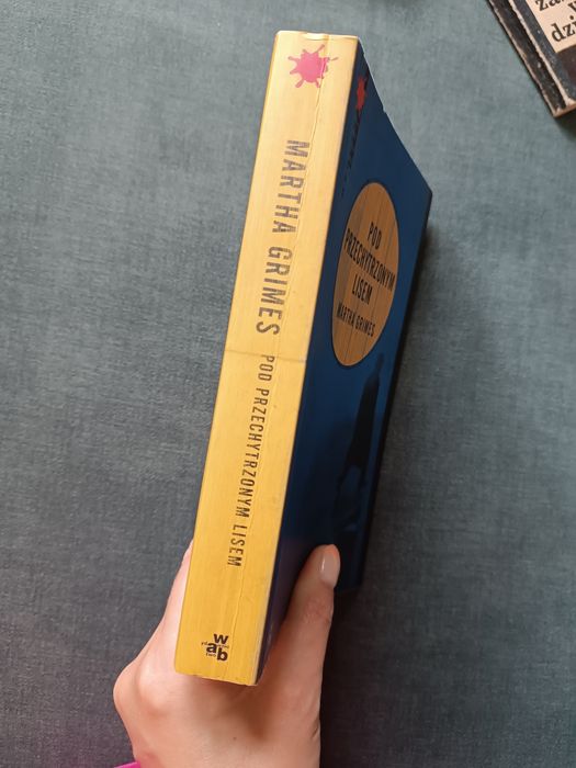 Książka Pod przechytrzonym lisem - Martha Grimes