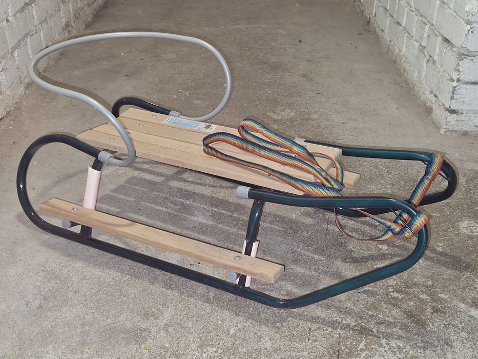 Sanki z oparciem, jak nowe, dla dziecka 1-2 lata