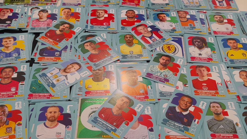 Cromos Avulso Mundial 2026 Panini - Ronaldo, Messi,  Mbappe - pack de atualizações- latas de arquivo