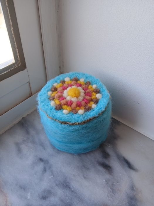 Peças artesanais em feltro – únicas e feitas à mão