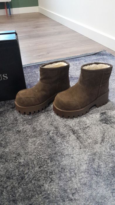 Жіночі черевики, замш, 37 й розмір.