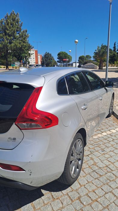 VOLVO V40 D2 2013