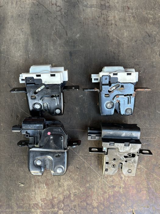 Замок багажника Renault Megane Scenic 2 3, замок скла багажника Рено