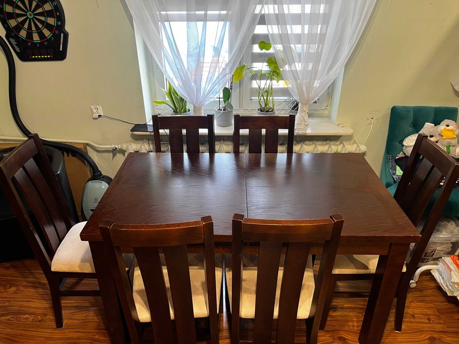 rozkładany stół 140 cm x 80 cmi + 6 krzeseł