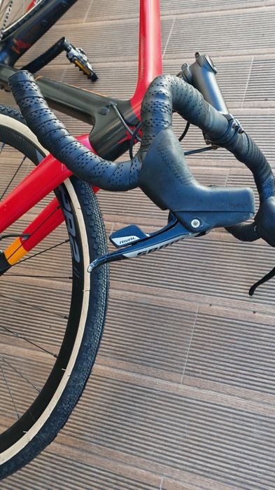 Bicicleta Gravel on one