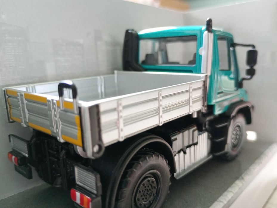 Maisto Mercedes unimog