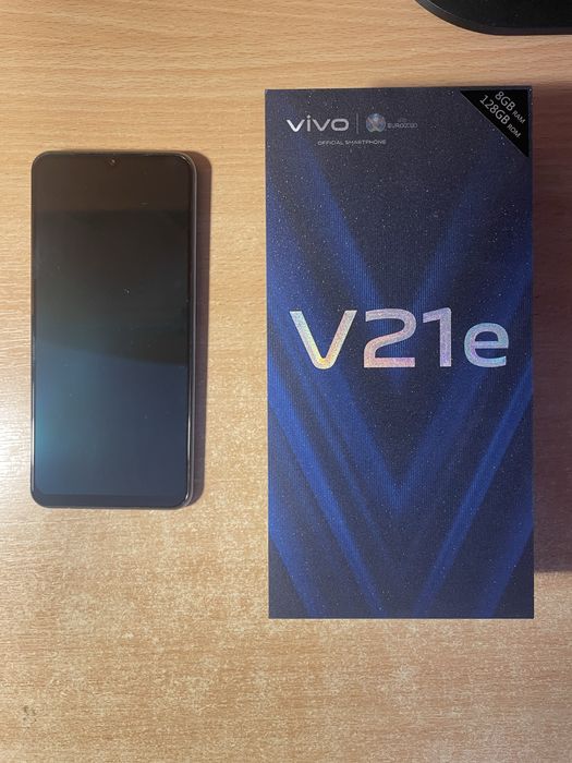 Телефон VIVO V21e