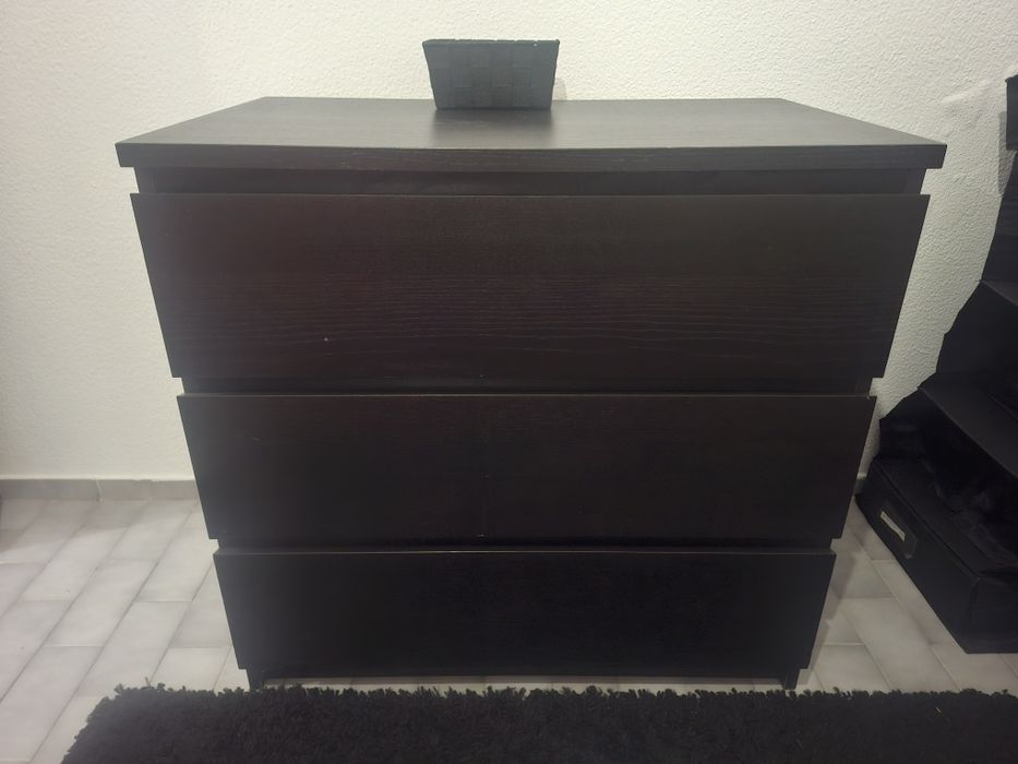 Comoda preta em ótimo estado (IKEA)