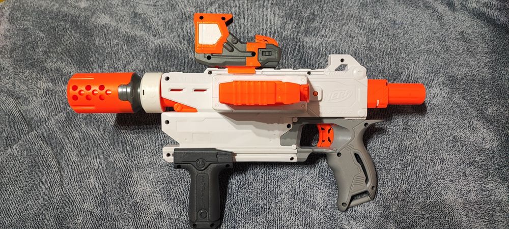 Pistolas NERF e acessórios