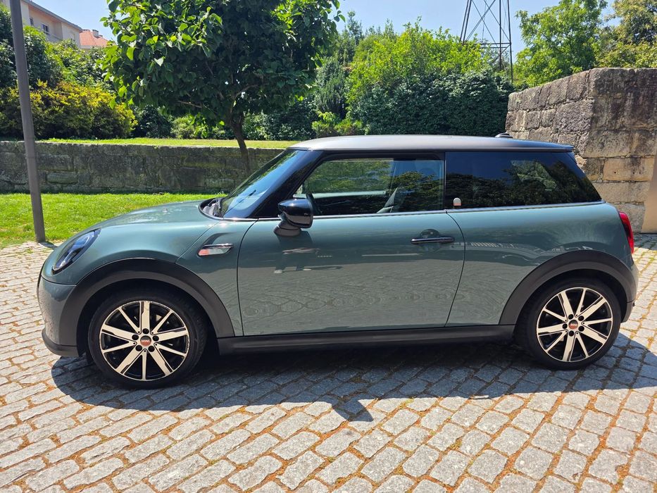 MINI 3 Portas Cooper SE Premium Essential