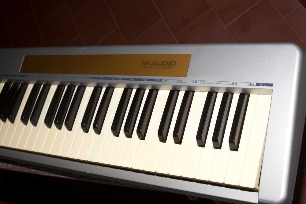 M-AUDIO 88es Midi keyboard