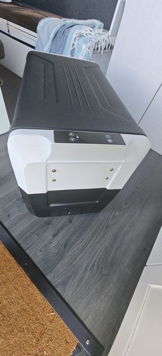 Arca frigorífica portátil com compressor