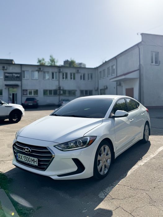 Hyundai Elantra Ad