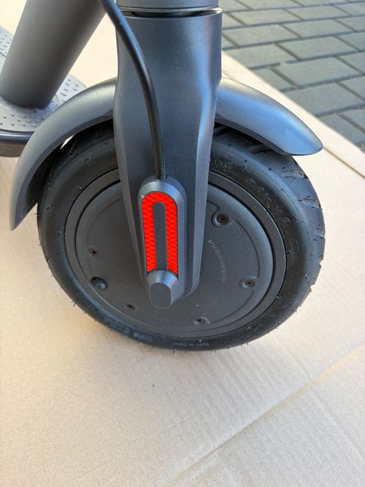 Hulajnoga elektrycznas  Ducati PRO-1 Plus 25 km/h do 100 kg