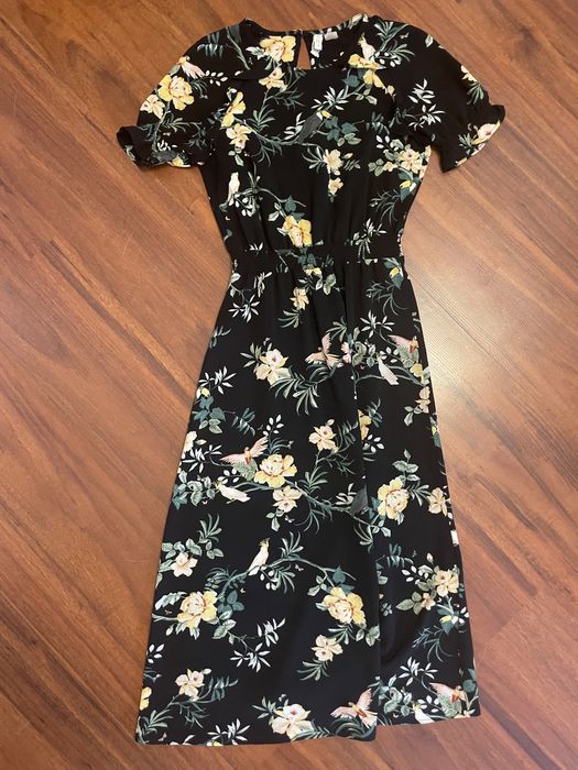 Sukienka w kwiatki