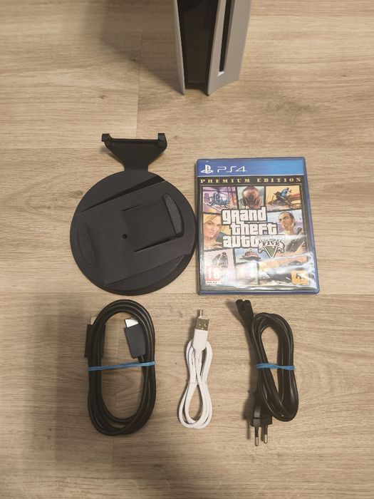 PlayStation 5 + 2 comandos + GTA5