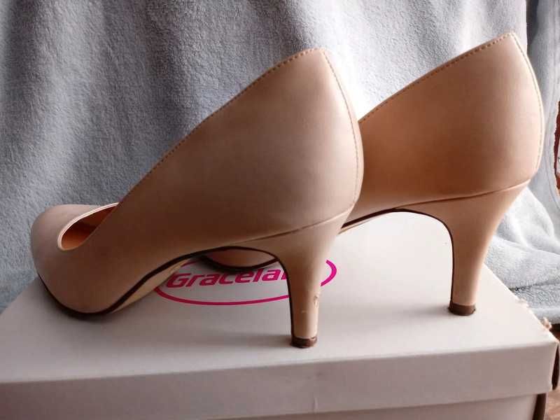 Czółenka Deichmann