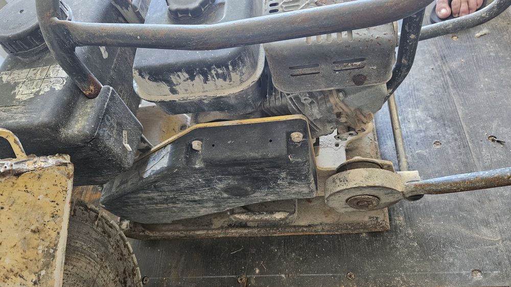 Placa Compactadora / Vibratória Bomag com motor Robin