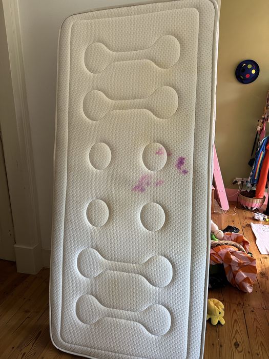 Cama para crianca ikea minen com colchão GRÁTIS / FREE