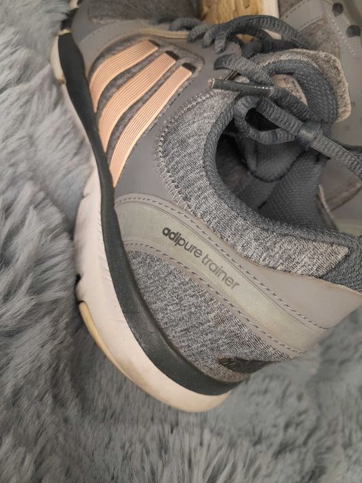 Беговые кроссовки adidas