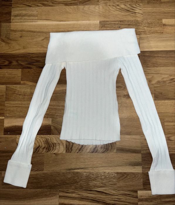 Bluzka z odkrytymi ramionami