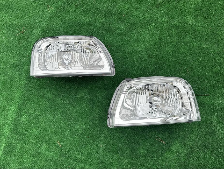 Фари Mitsubishi L200 1995-2005 передні