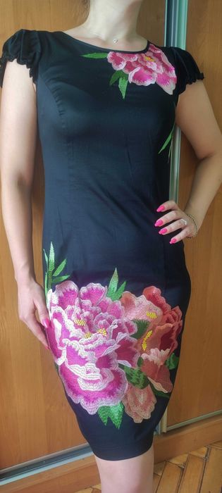 Неймовірно гарна вишита сукня/Красиве вишите гладдю плаття Space 42