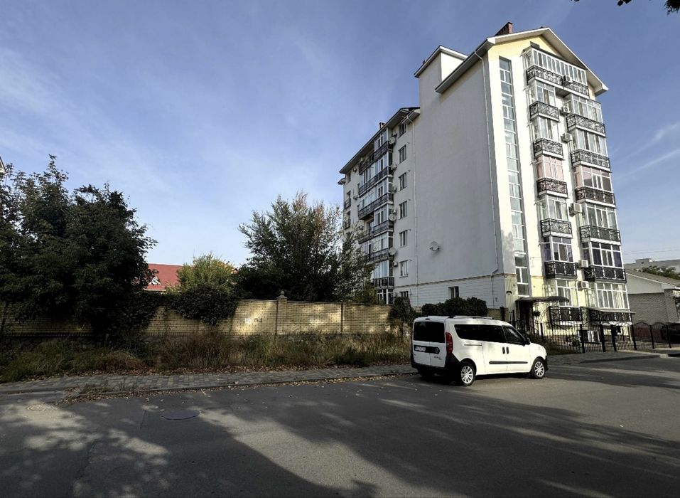 Продам в ЦЕНТРІ земельну ділянку по вул. Софіівська 9