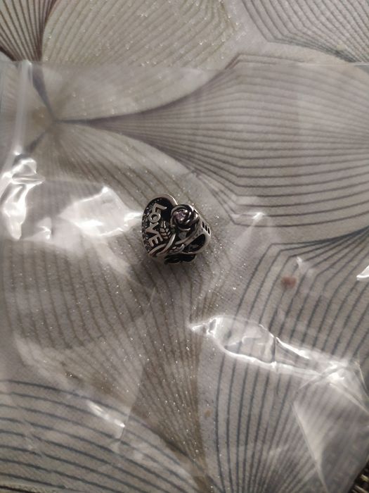 Nowy Charms serduszko love na bransoletkę typu Pandora