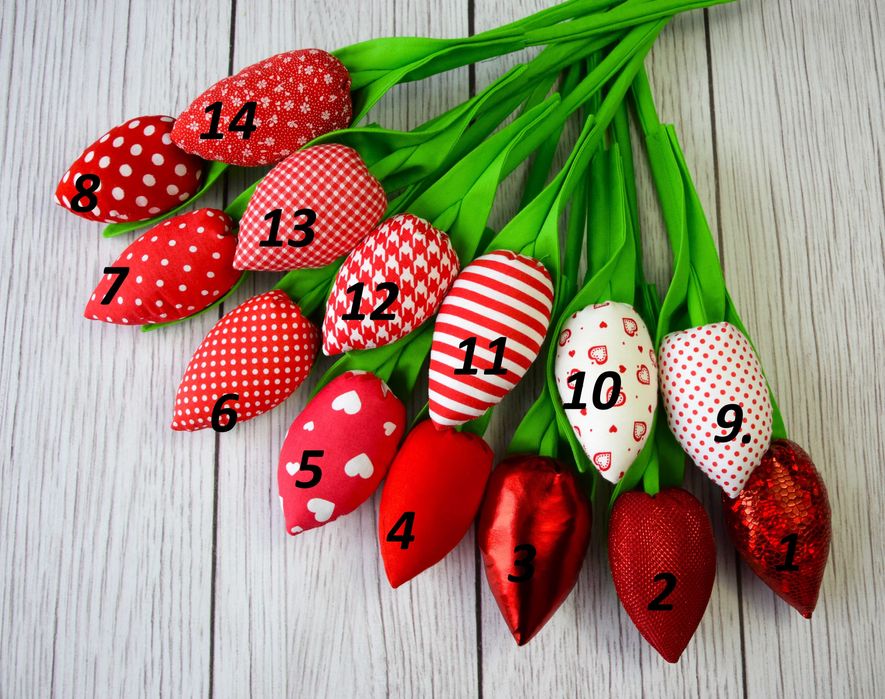 11 czerwonych tulipanów