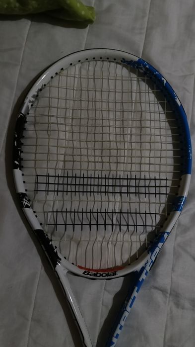 Raquetes de tênis em muito bom uso