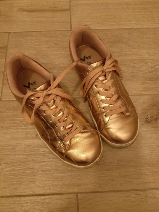 Buty, różowo-złote, połyskujące