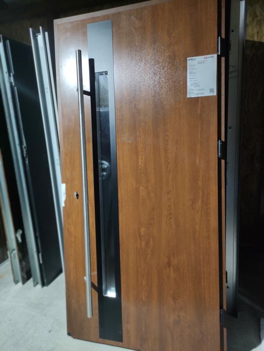 Drzwi zewnętrzne ,klatkowe