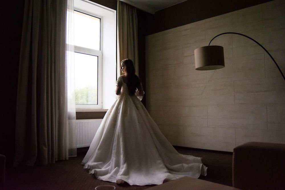 Продам весільну сукню, у використанні була лише раз.