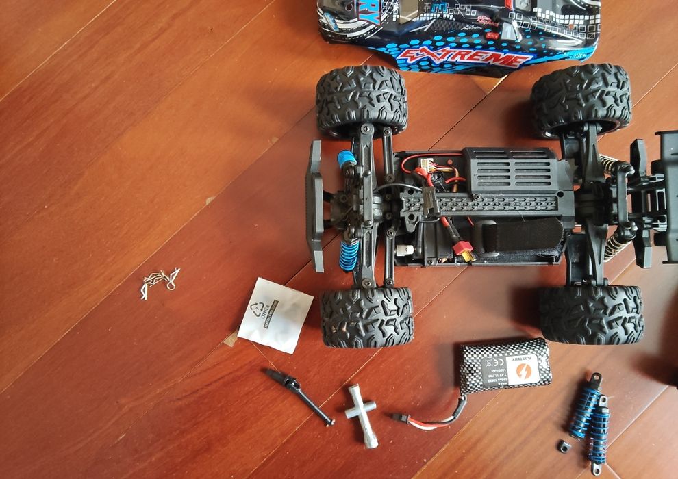 9302E 4WD 1:18 Remote Control Car High Speed 40KM/H Off Road Monster