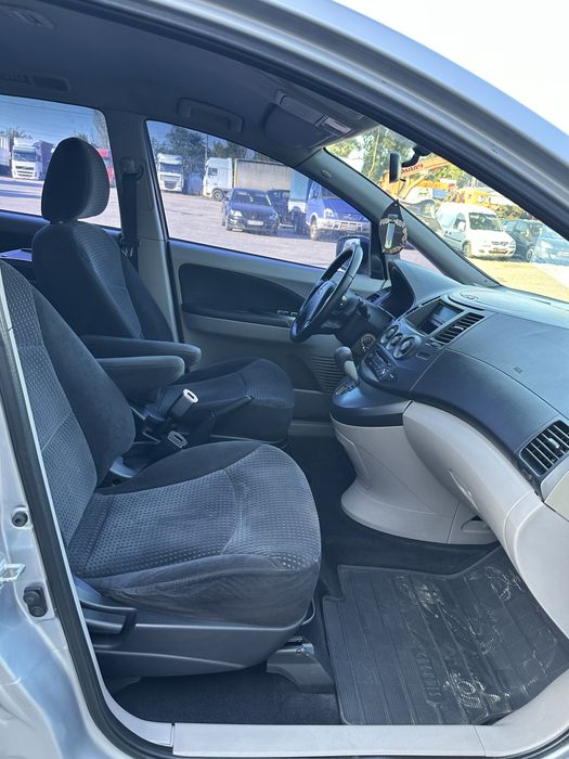 Mitsubishi Grandis 2005 рік Автомат