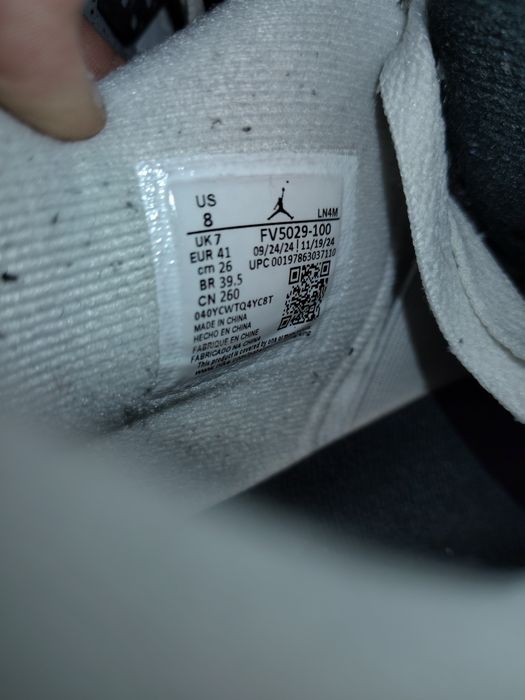 Jordan 4 white cement retro