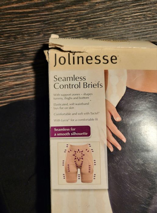 Nowe spodenki / majtki wyszczuplające bezszwowe 
Bezszwowe.