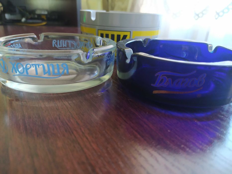 пепельницы из стекла,пластика(СССР),корня бриар(Франция)-ручная работа