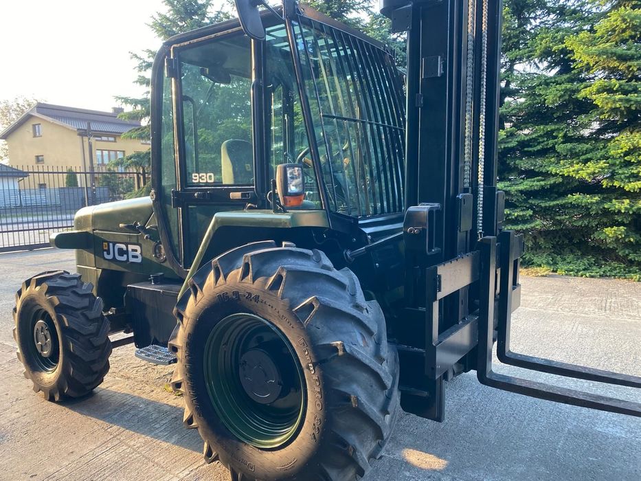 JCB JCB 930 4x4  JCB 930 4x4 2015 terenowy wózek widłowy 3000 kg kabina 2729 mth