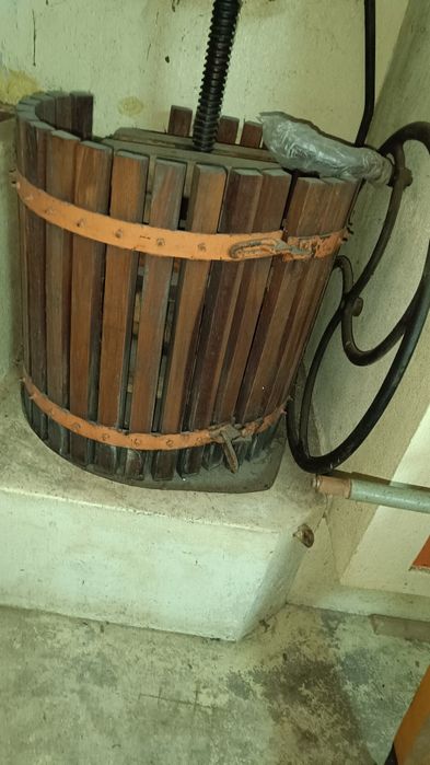 Prença das uvas completo. Pronto a funcionar