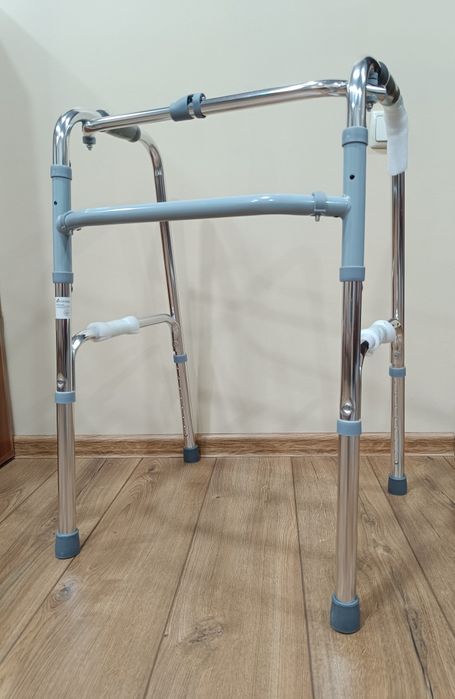 Ходунки (ходуни). На колесах та без. Крокуючі та переставні. Нові