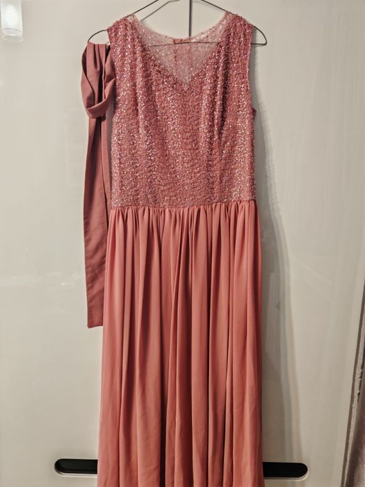 Sukienki na wesele mama i córka