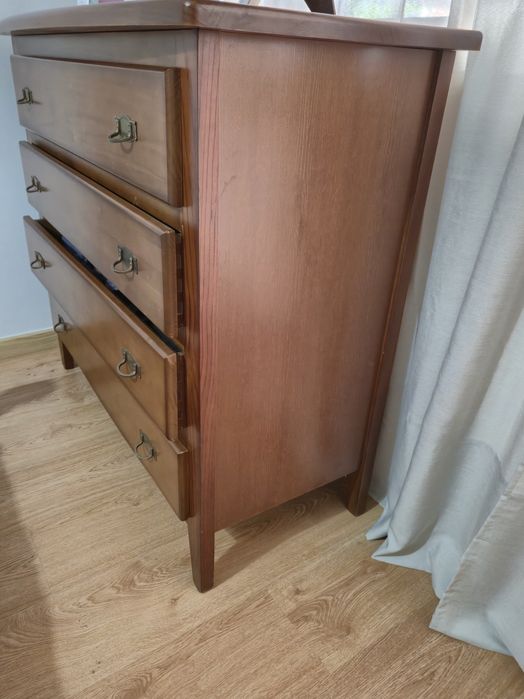Quarto completo em madeira cerejeira