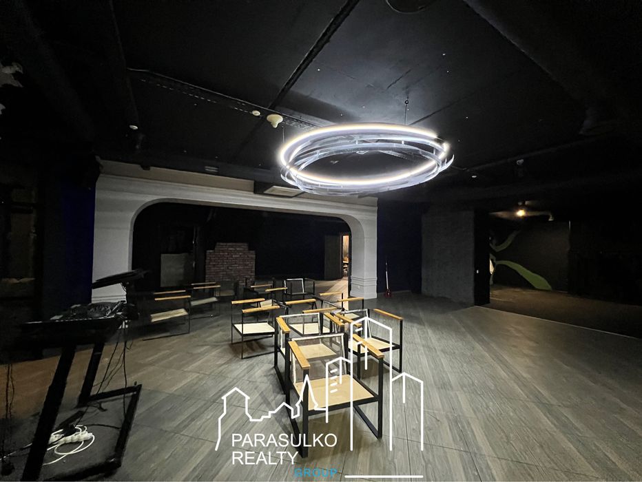 Шикарне приміщення вільного призначення в центрі міста!