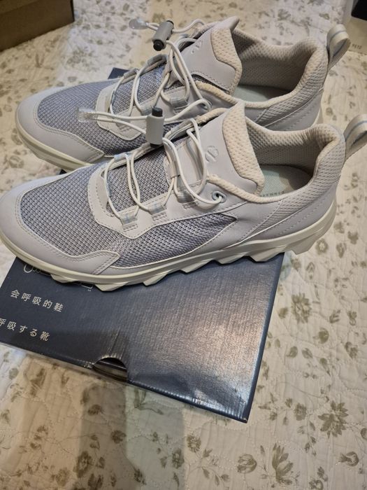 Кросівки жіночі ,нові.ECCO.