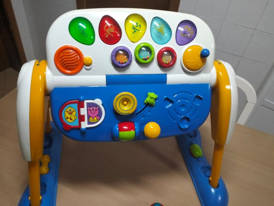Mesa de atividades Chicco Deluxe Gym 3 em 1 -