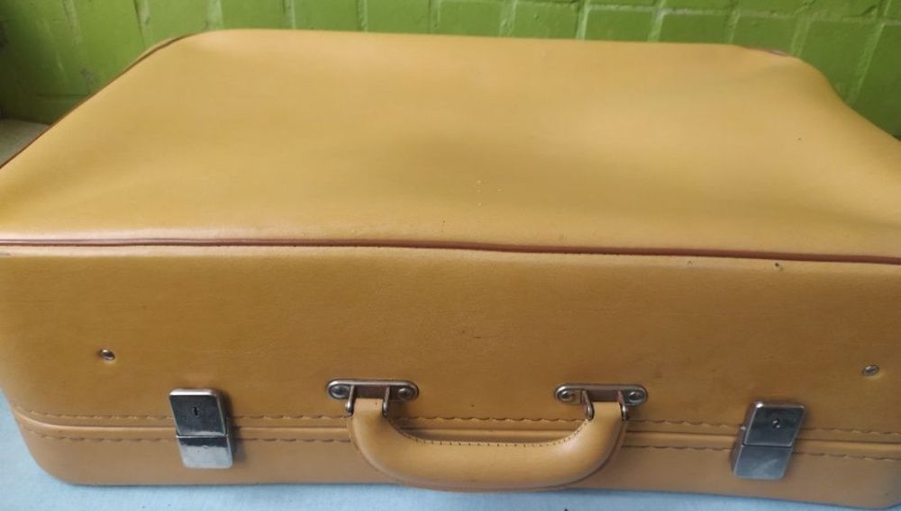 Раритетный, винтажный чемодан
