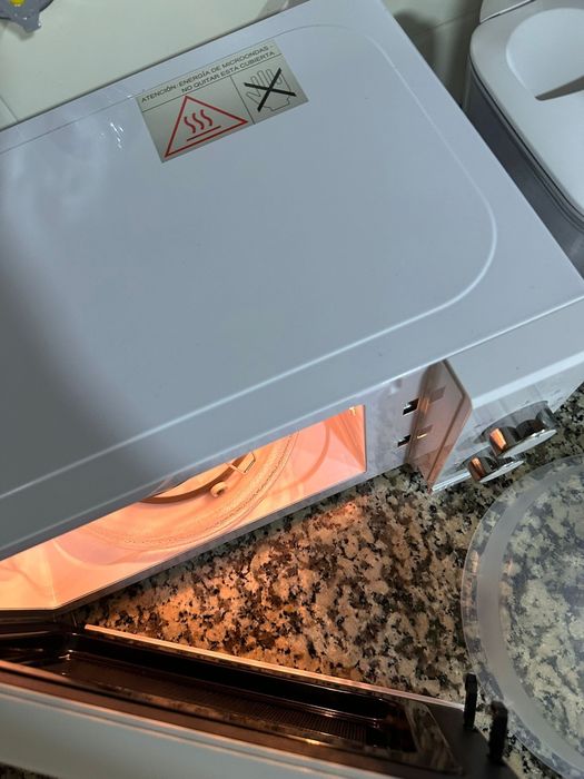 Microondas da marca TEKA